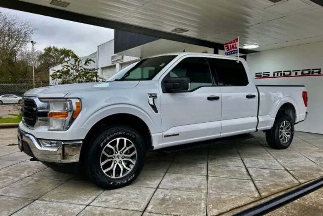 2021 Ford F-150 XLT photo 1