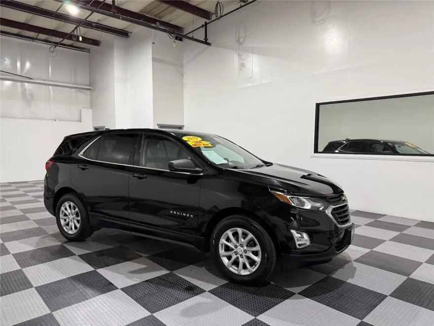 2019 Chevrolet Equinox LS photo 1