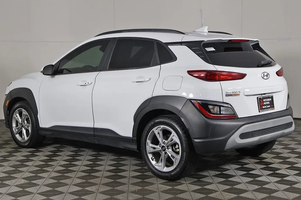 2023 Hyundai Kona SEL photo 1