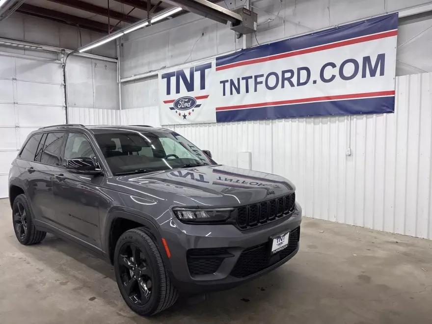 2023 Jeep Grand Cherokee Altitude photo 1