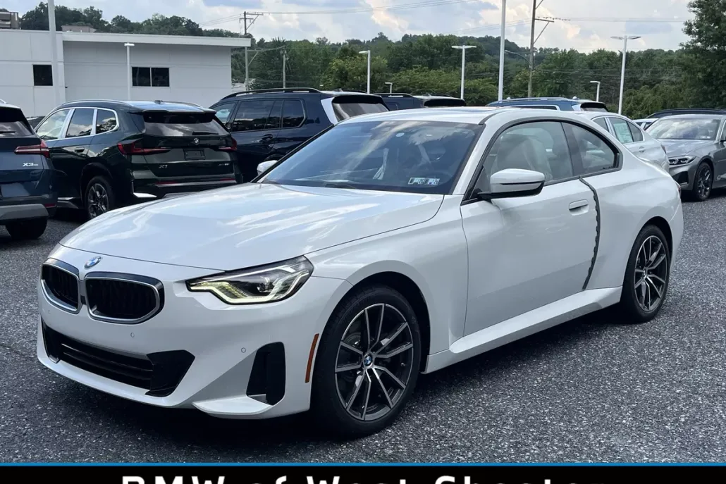 2025 Bmw 230i xDrive Coupe photo 1