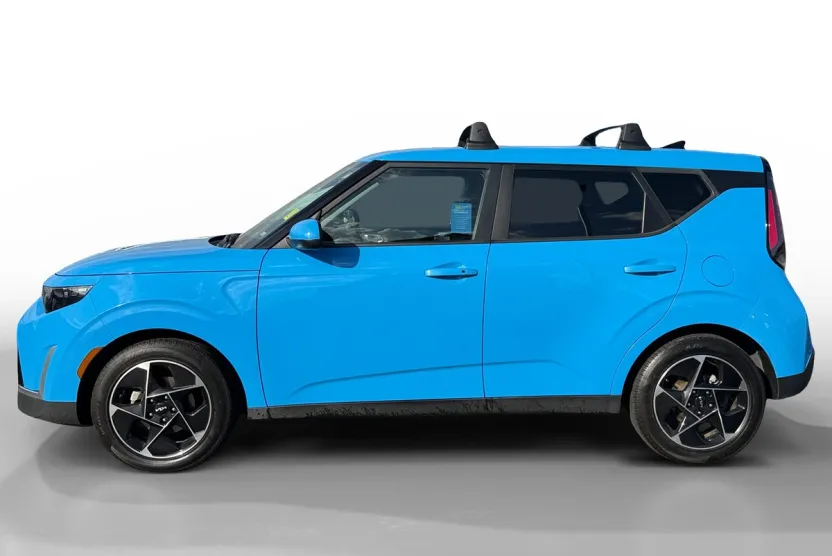 2023 Kia Soul EX photo 1