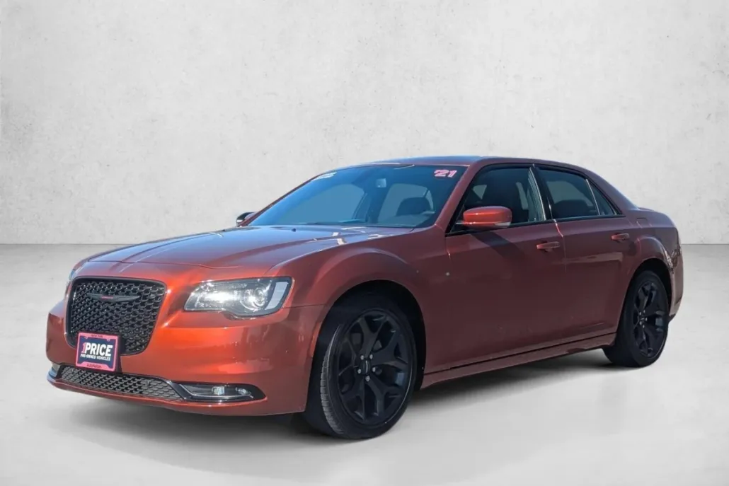 2021 Chrysler 300 photo 1