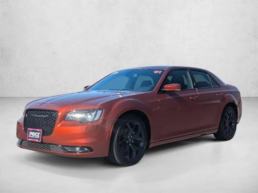 2021 Chrysler 300 photo 1