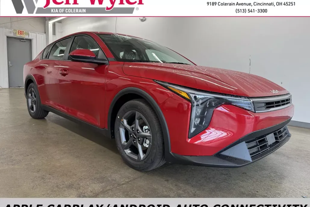 2025 Kia K4 LXS photo 1