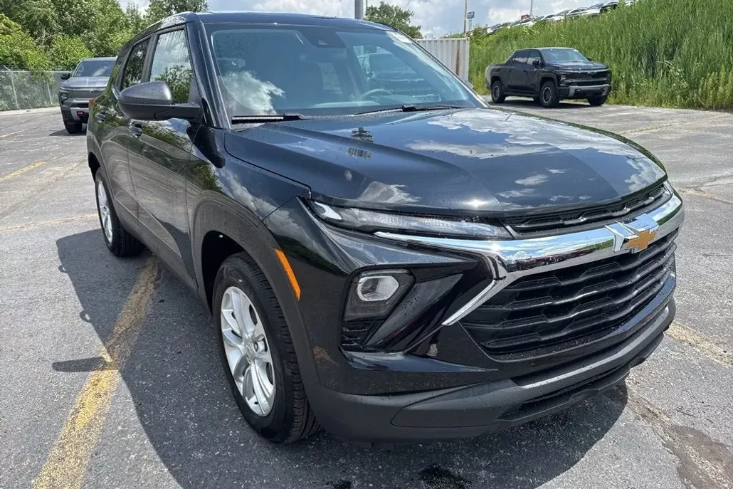 2026 Chevrolet Trailblazer LS photo 1