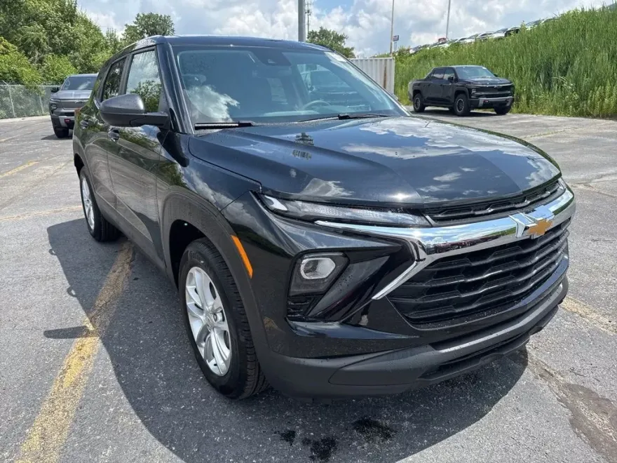 2026 Chevrolet Trailblazer LS photo 1
