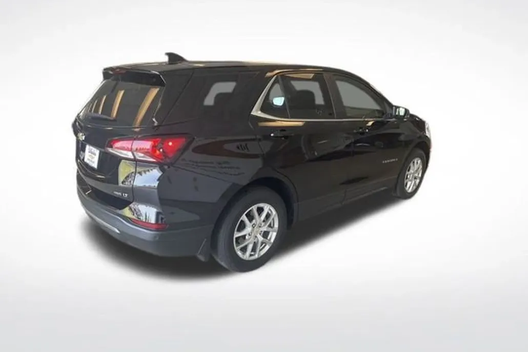 2022 Chevrolet Equinox LT photo 1