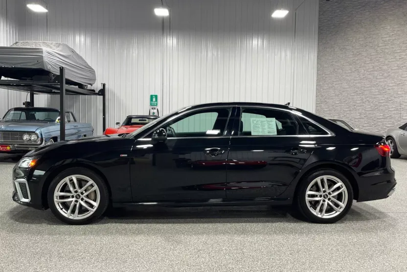 2020 Audi A4 Quattro Premium photo 1