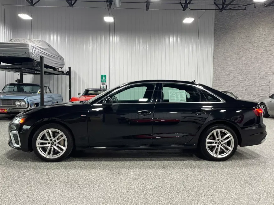 2020 Audi A4 Quattro Premium photo 1
