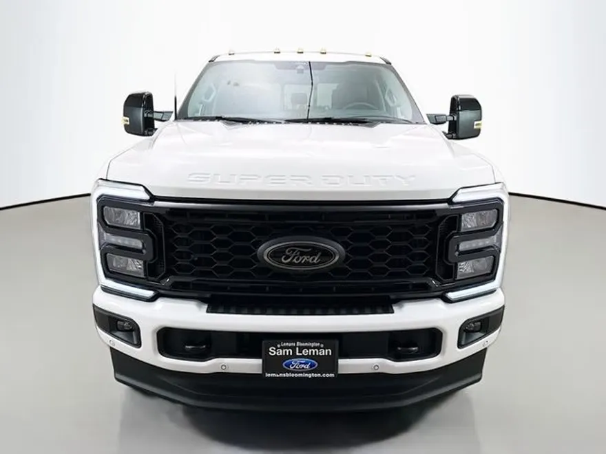 2025 Ford F-250 Lariat photo 1