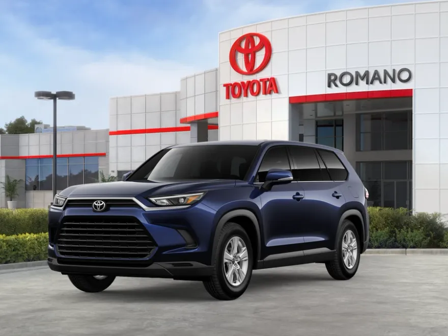 2026 Toyota Grand Highlander LE photo 1