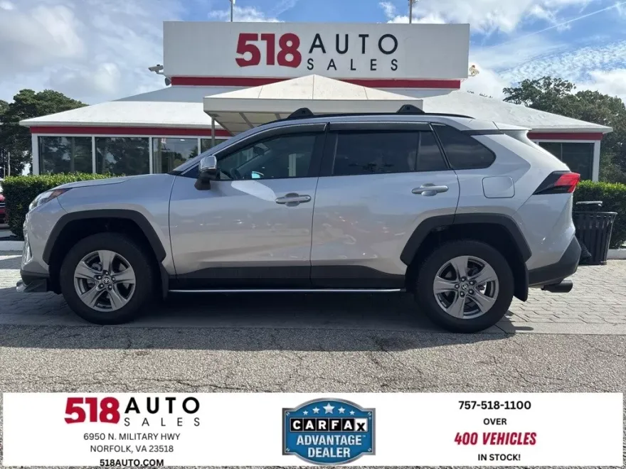 2022 Toyota RAV4 XLE photo 1