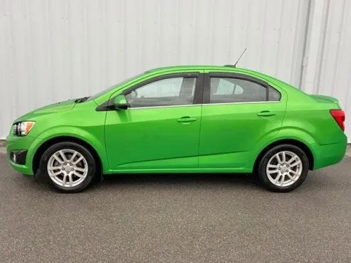 2015 Chevrolet Sonic LT photo 4