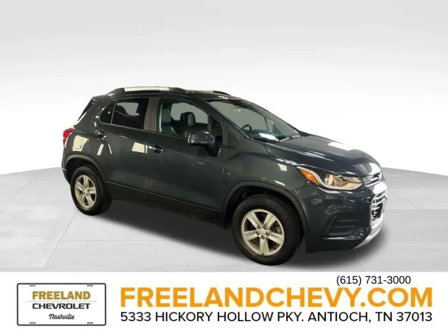 2022 Chevrolet Trax LT photo 1
