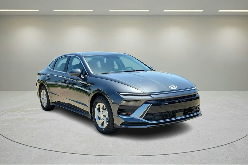 2025 Hyundai Sonata SE photo 1