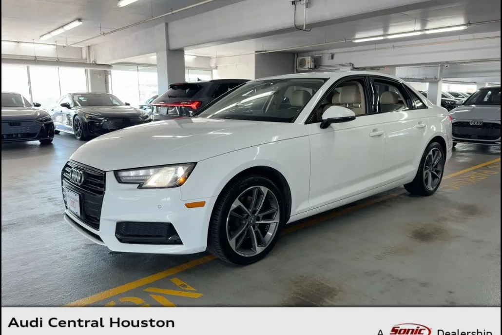 2019 Audi A4 Premium photo 1