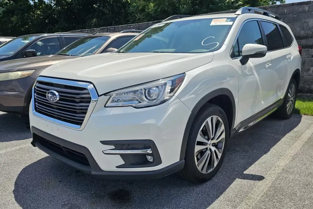 2022 Subaru Ascent Limited photo 1