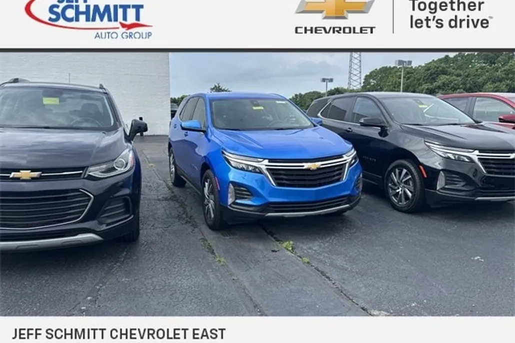2024 Chevrolet Equinox LT photo 1