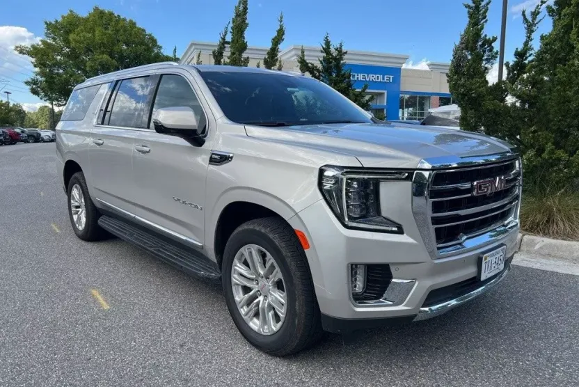 2023 Gmc Yukon XL SLT photo 1
