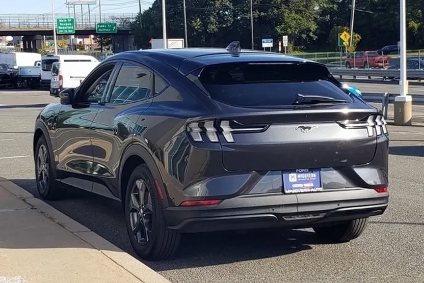 2021 Ford Mustang Mach-E Select photo 1