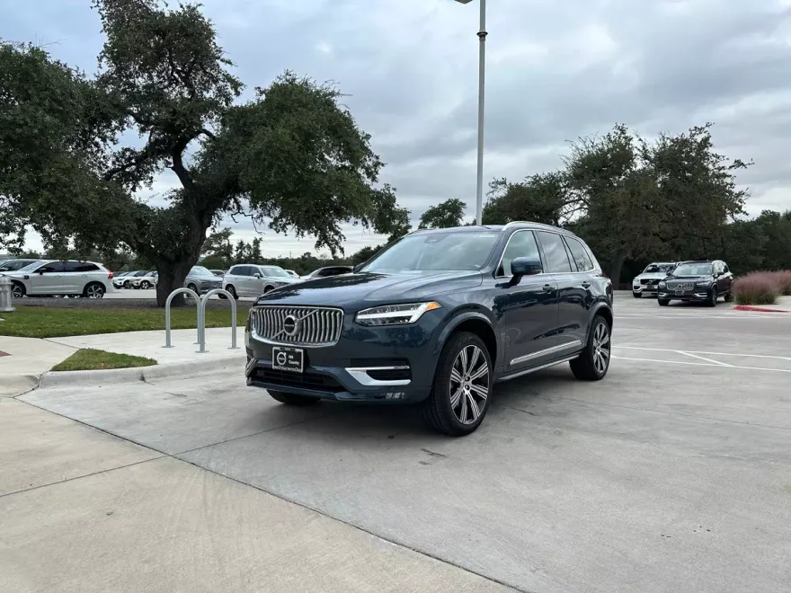 2025 Volvo XC90 Plus photo 1