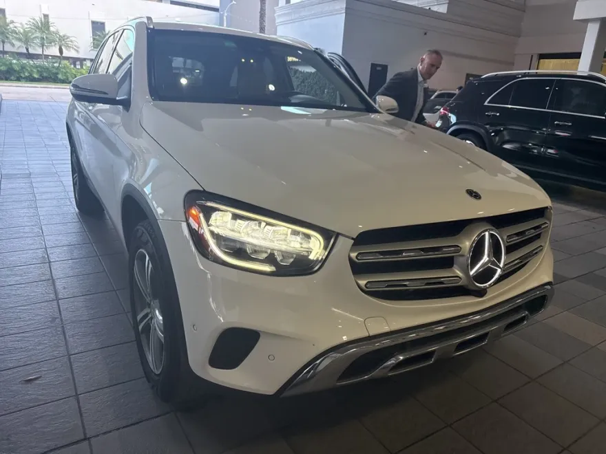 2022 Mercedes Benz GLC 300 photo 1