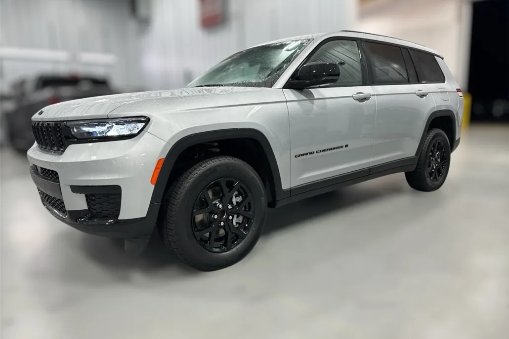 2025 Jeep Grand Cherokee Altitude X photo 1