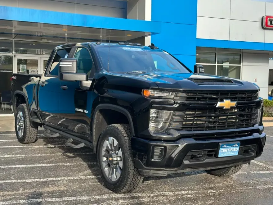 2024 Chevrolet Silverado 2500HD Custom photo 1