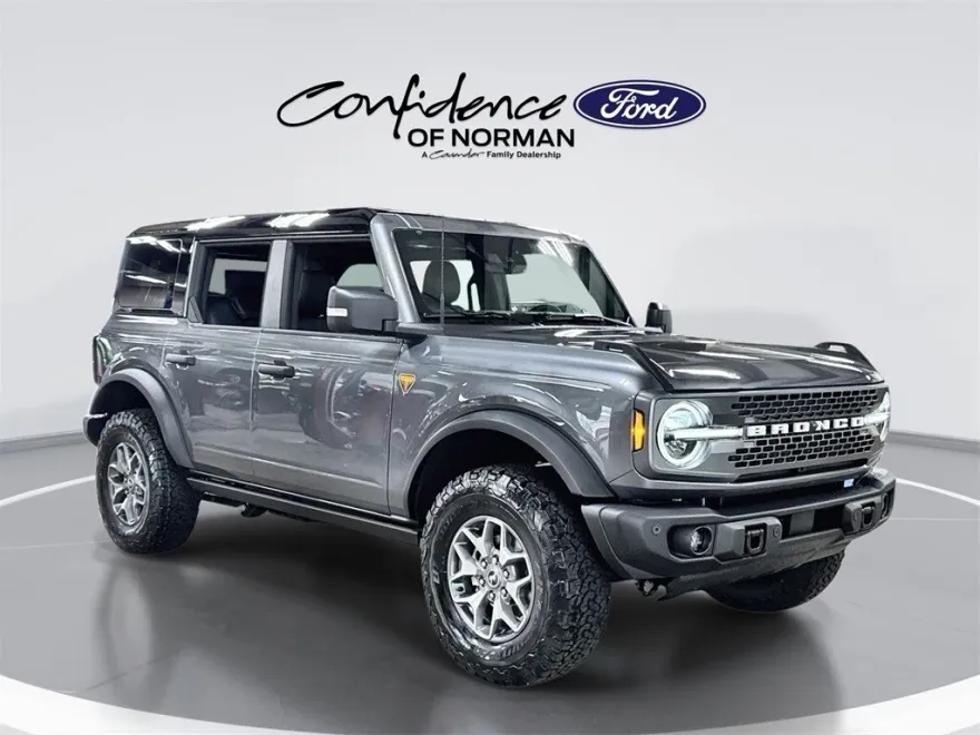 2025 Ford Bronco Badlands photo 1