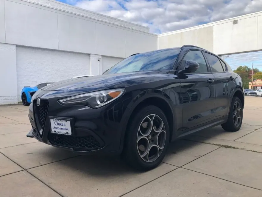 2022 Alfa Romeo Stelvio Sprint photo 1
