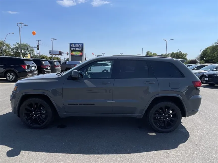 2021 Jeep Grand Cherokee Laredo X photo 1