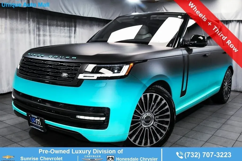 2023 Land Rover Range Rover SE photo 1