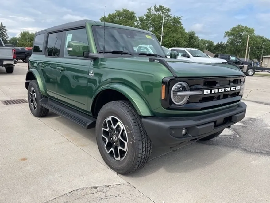 2025 Ford Bronco Outer Banks photo 1