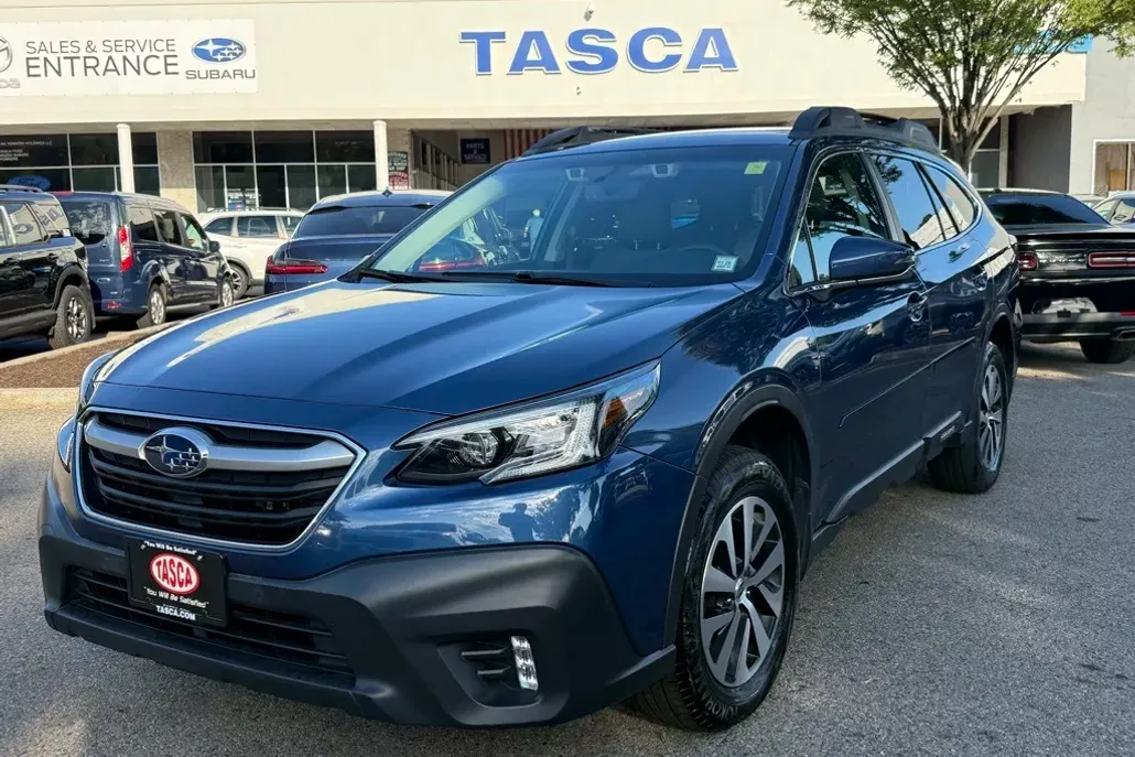 2022 Subaru Outback Premium photo 1