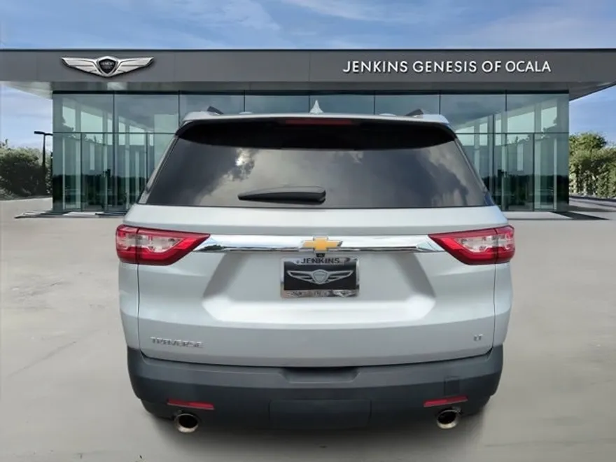 2021 Chevrolet Traverse Cloth 1LT photo 1