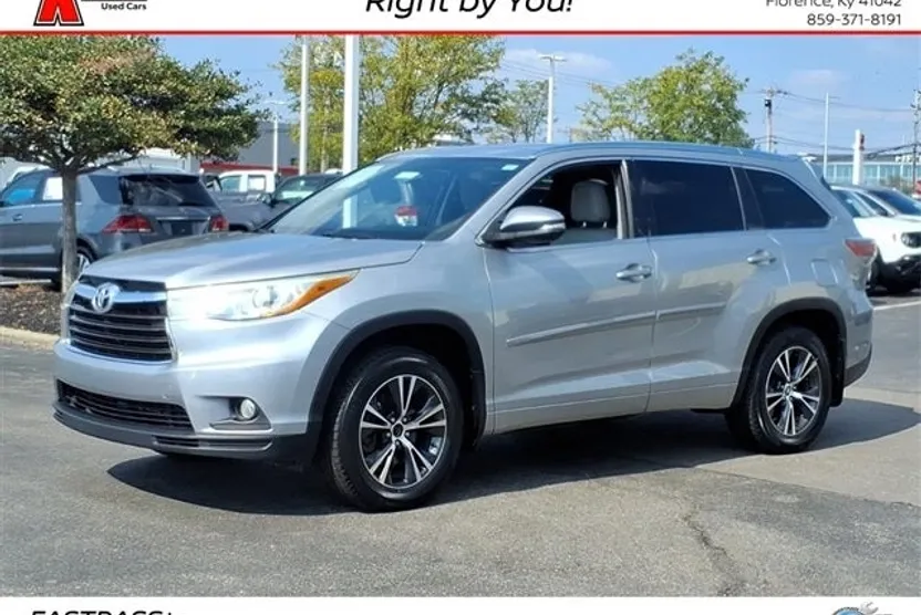 2016 Toyota Highlander XLE photo 1