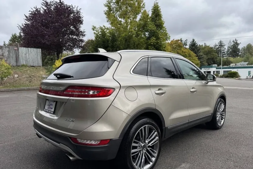 2015 Lincoln MKC Base photo 1