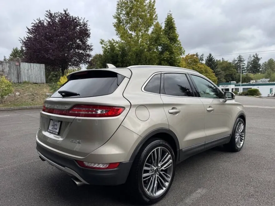 2015 Lincoln MKC Base photo 1