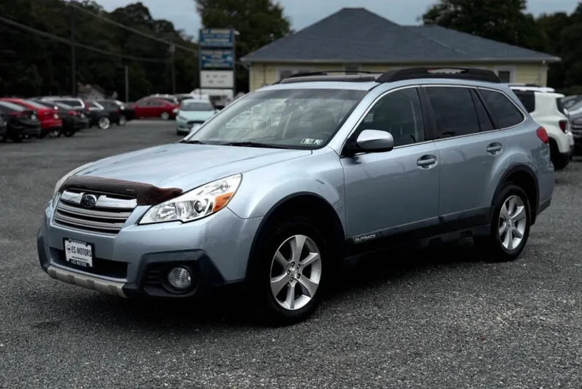 2013 Subaru Outback 2.5i Limited photo 1