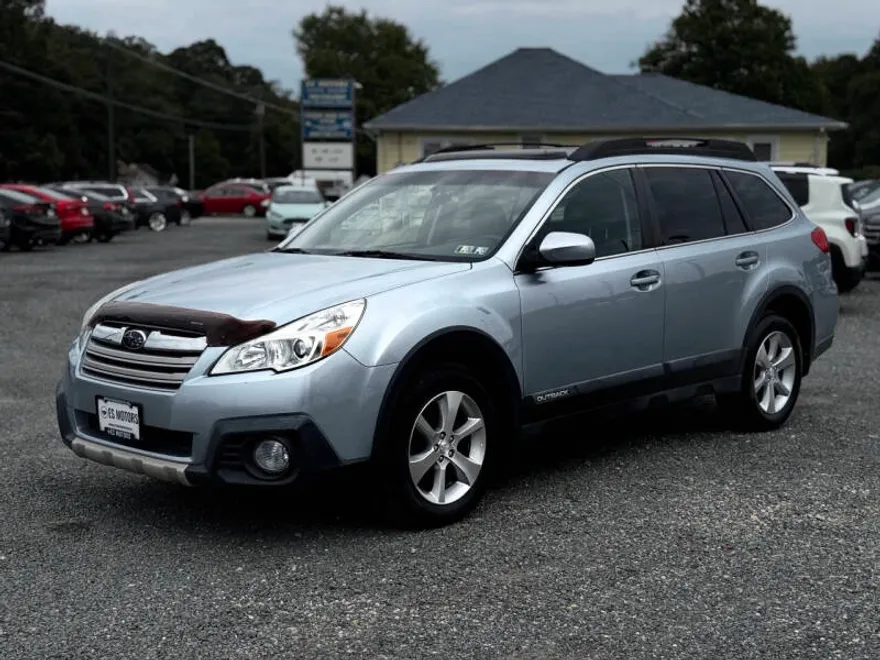 2013 Subaru Outback 2.5i Limited photo 1
