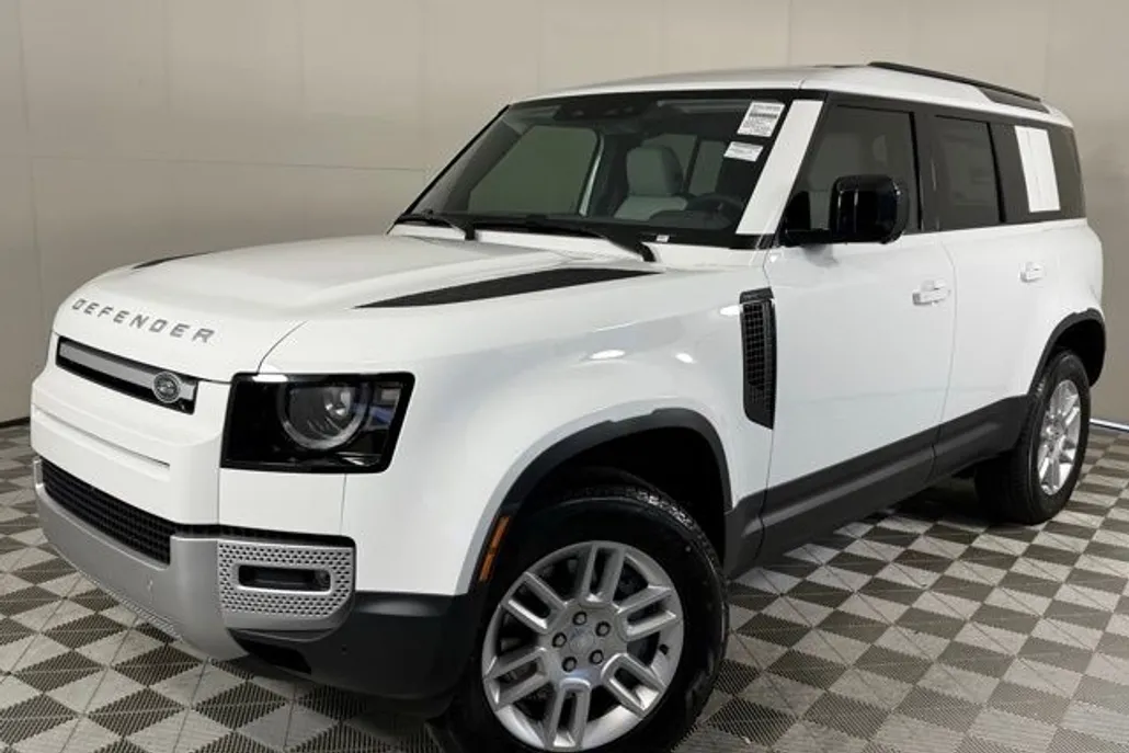 2025 Land Rover Defender 110 S photo 1