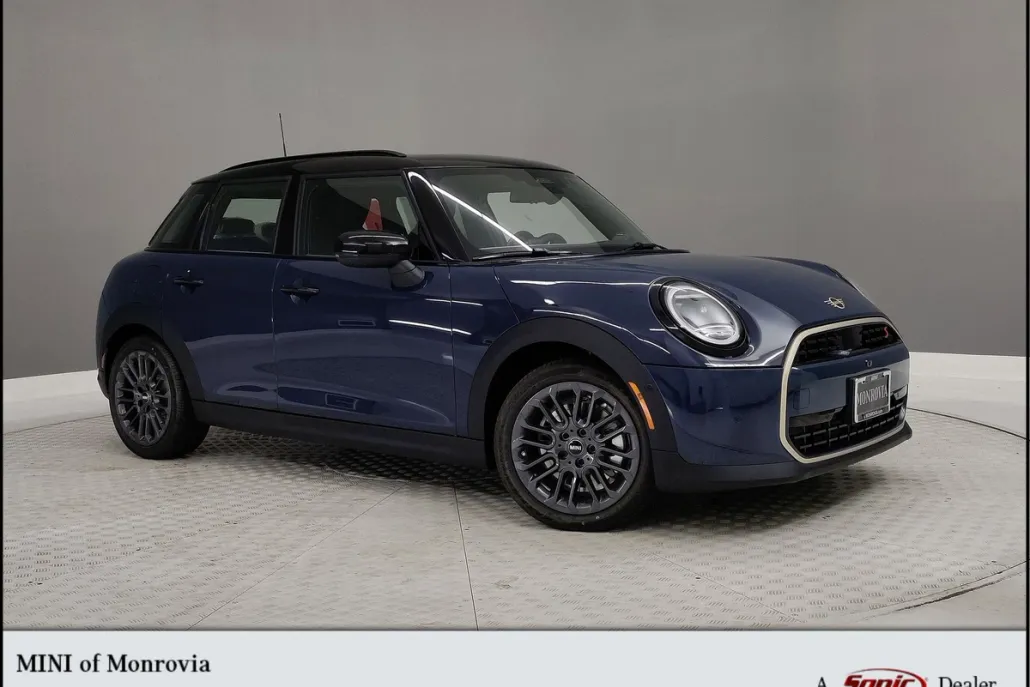 2026 Mini Cooper S Iconic photo 1