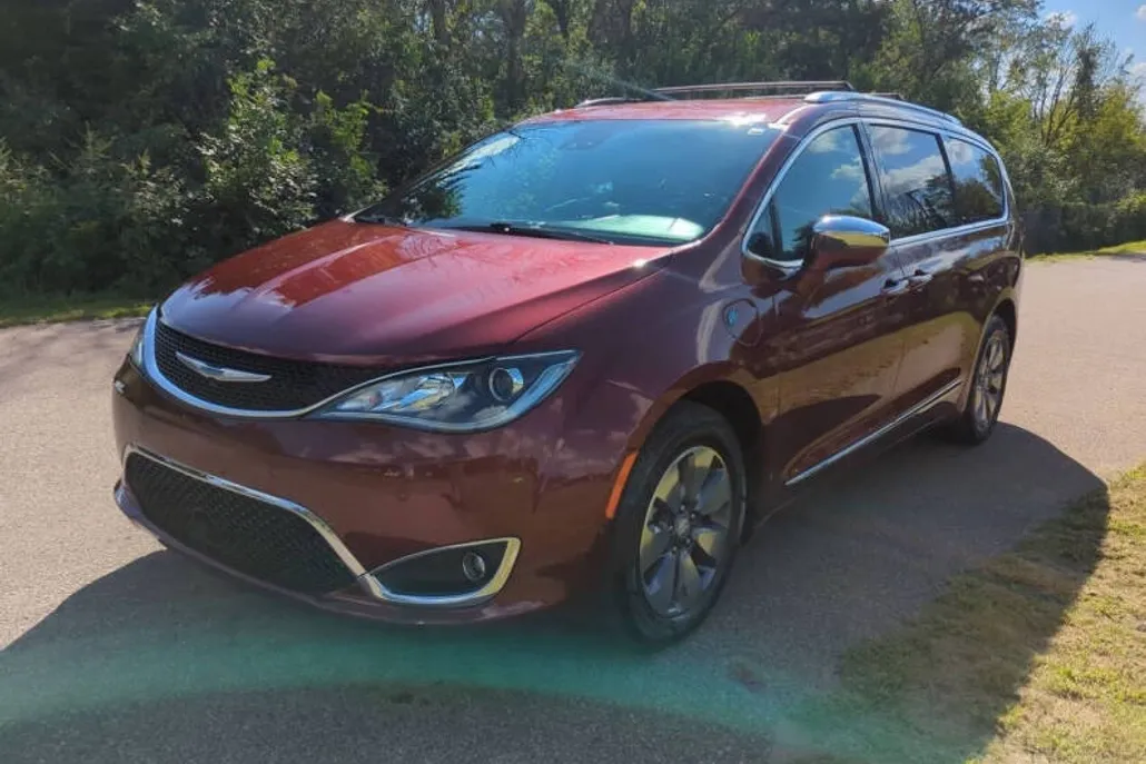 2020 Chrysler Pacifica Hybrid Limited 35th Anniversary photo 1