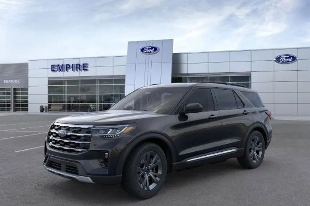 2025 Ford Explorer photo 1