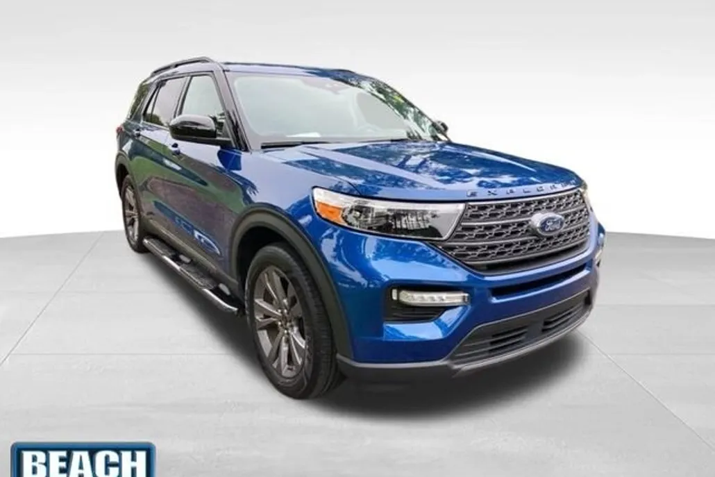 2022 Ford Explorer XLT photo 1