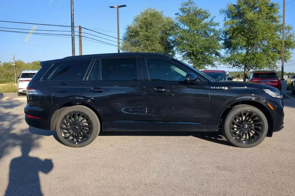 2025 Lincoln Aviator Reserve photo 1