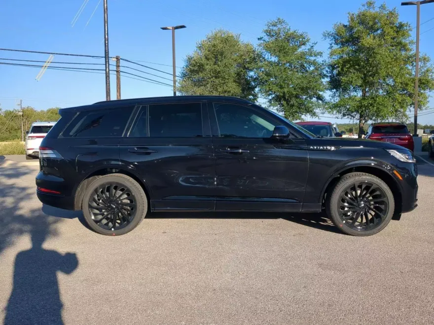 2025 Lincoln Aviator Reserve photo 1