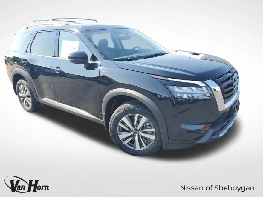 2025 Nissan Pathfinder SL photo 1