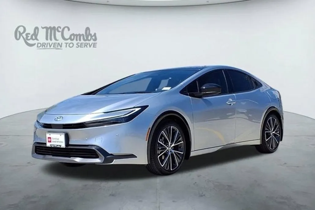 2025 Toyota Prius XLE photo 1